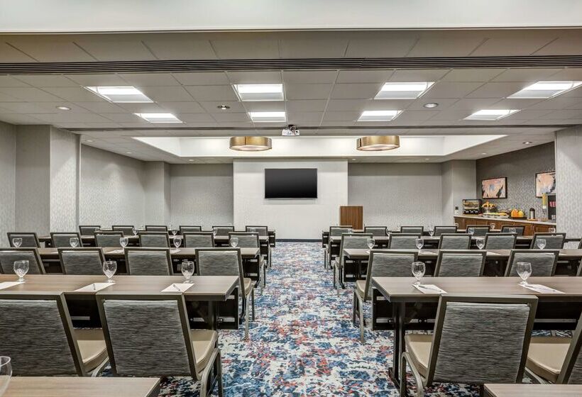 בית מלון כפרי Hilton Garden Inn Boston/waltham