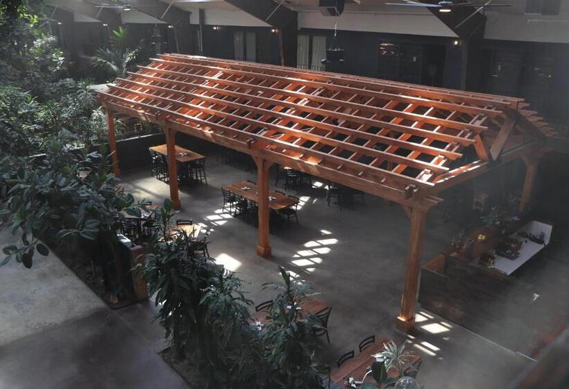 فندق Historic Cow Palace Inn