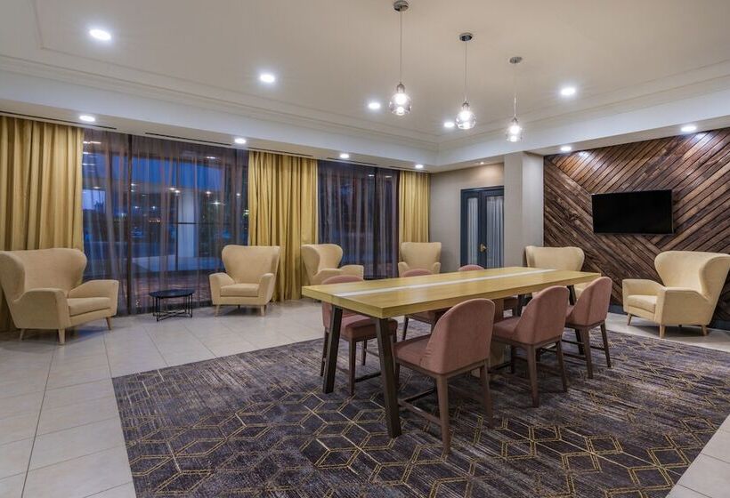 ホテル Holiday Inn & Suites Pittsfield Berkshires, An Ihg