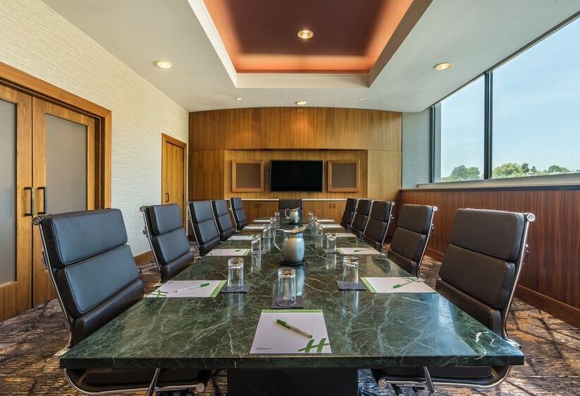 ホテル Holiday Inn & Suites Pittsfield Berkshires, An Ihg