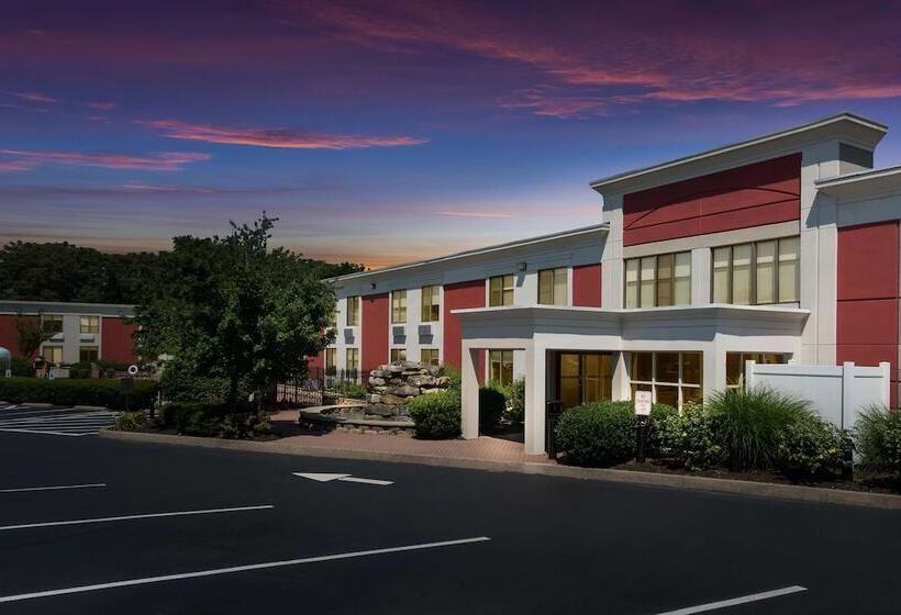 Отель Spark By Hilton Hummelstown Hershey