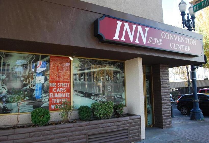 ホテル Inn At The Convention Center