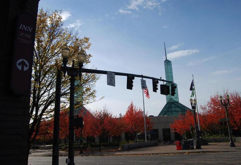 ホテル Inn At The Convention Center