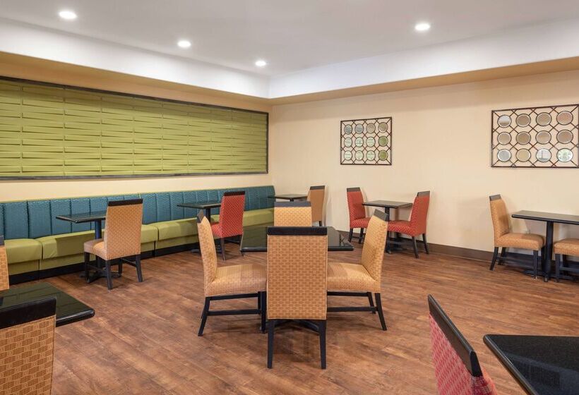 هتل La Quinta By Wyndham Tucson   Reid Park