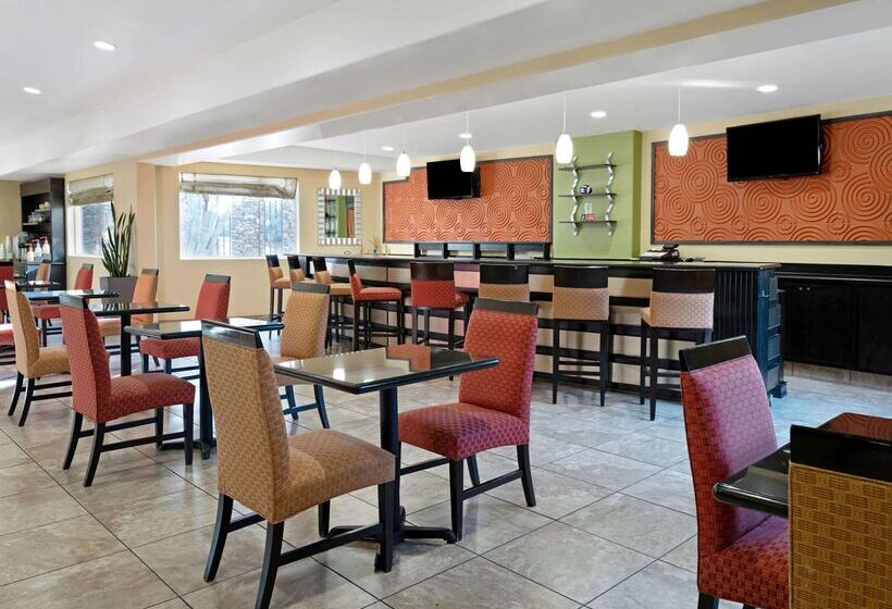 هتل La Quinta By Wyndham Tucson   Reid Park