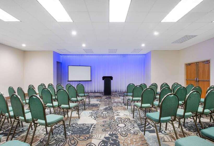 فندق La Quinta By Wyndham Clearwater Central