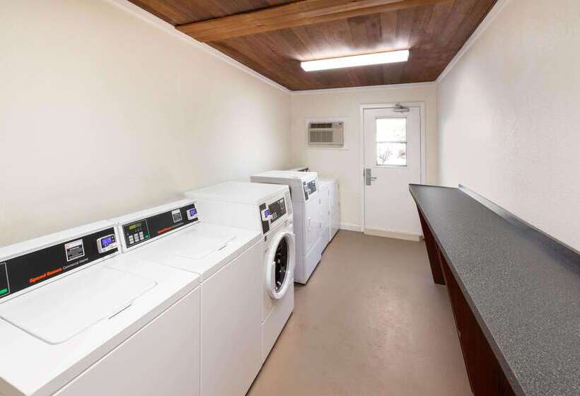 فندق La Quinta By Wyndham Clearwater Central