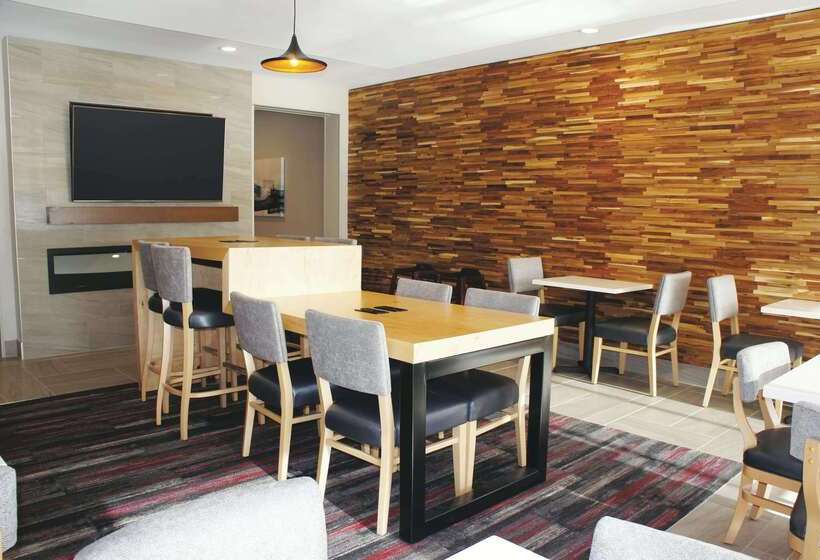 فندق La Quinta By Wyndham Madera