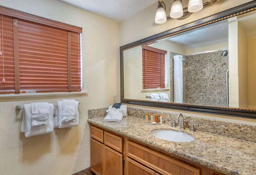 Lincoln Sands Oceanfront Resort, Ascend Hotel Collection