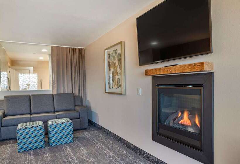 Lincoln Sands Oceanfront Resort, Ascend Hotel Collection