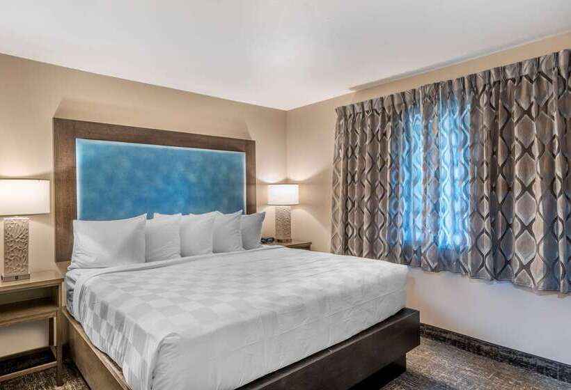 Lincoln Sands Oceanfront Resort, Ascend Hotel Collection