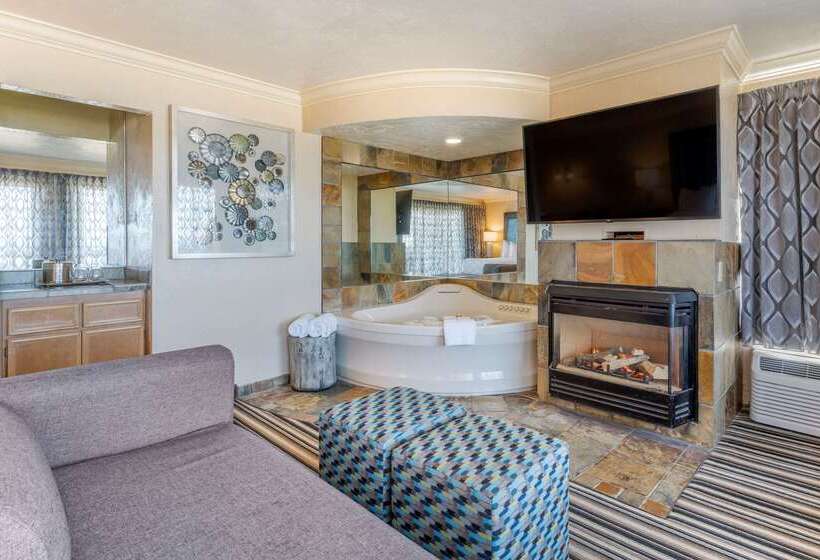 Lincoln Sands Oceanfront Resort, Ascend Hotel Collection