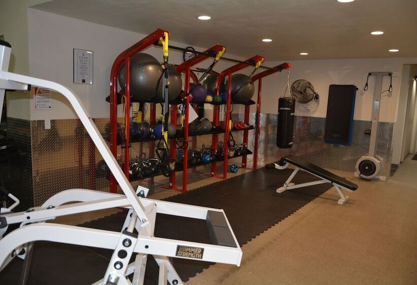 فندق Locomotive Inn