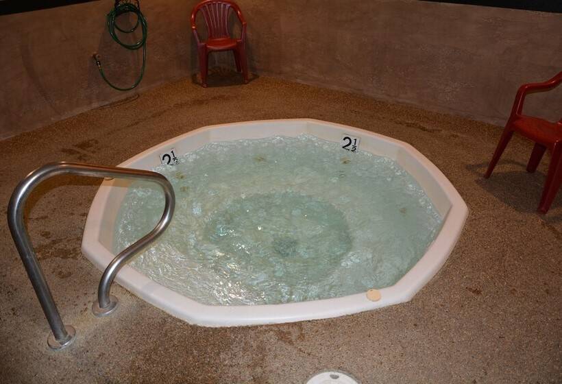 فندق Locomotive Inn