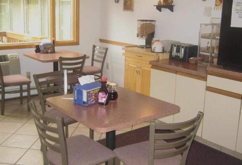 בית מלון כפרי Magnuson Copper Crown