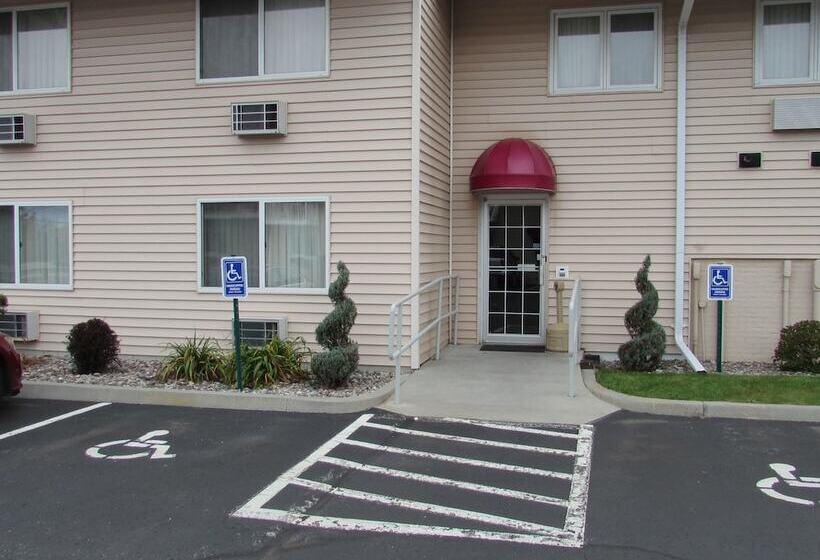 호텔 Magnuson Grand Pioneer Inn And Suites