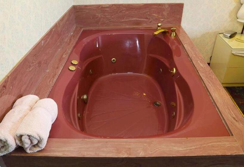 Magnuson Hotel Howell/brighton