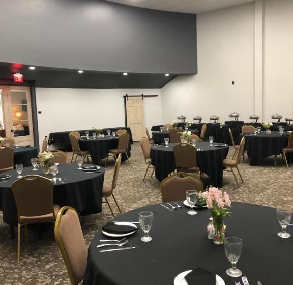 فندق Plantation Inn