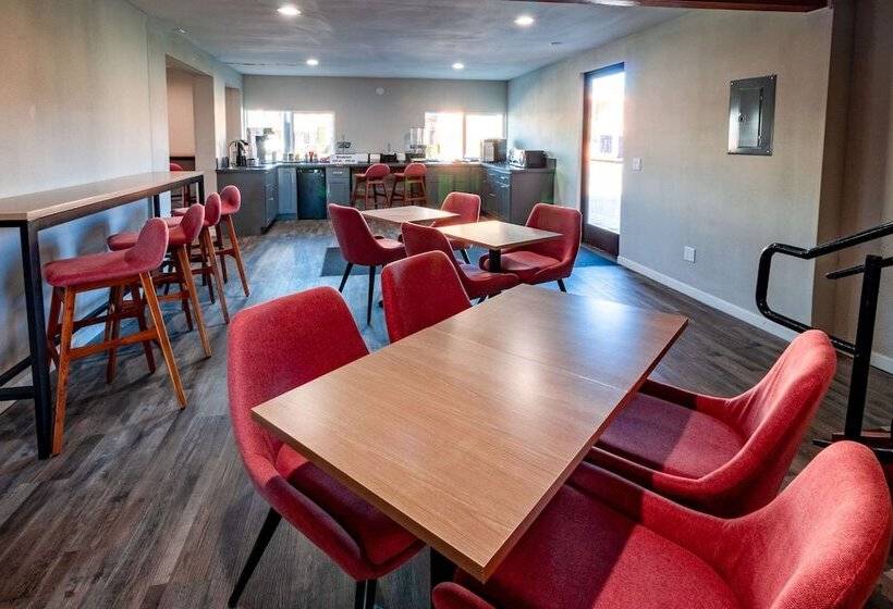 בית מלון כפרי Quality Inn Bishop Near Mammoth