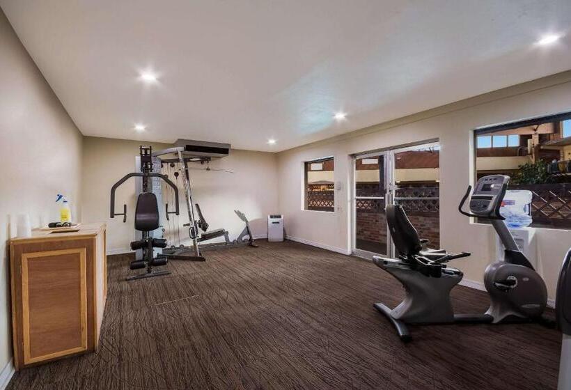 فندق Quality Inn