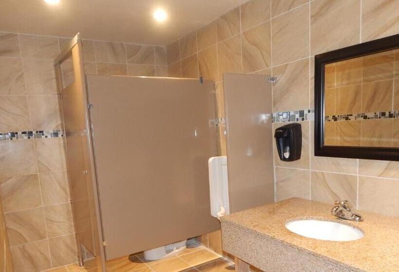 فندق Quality Inn