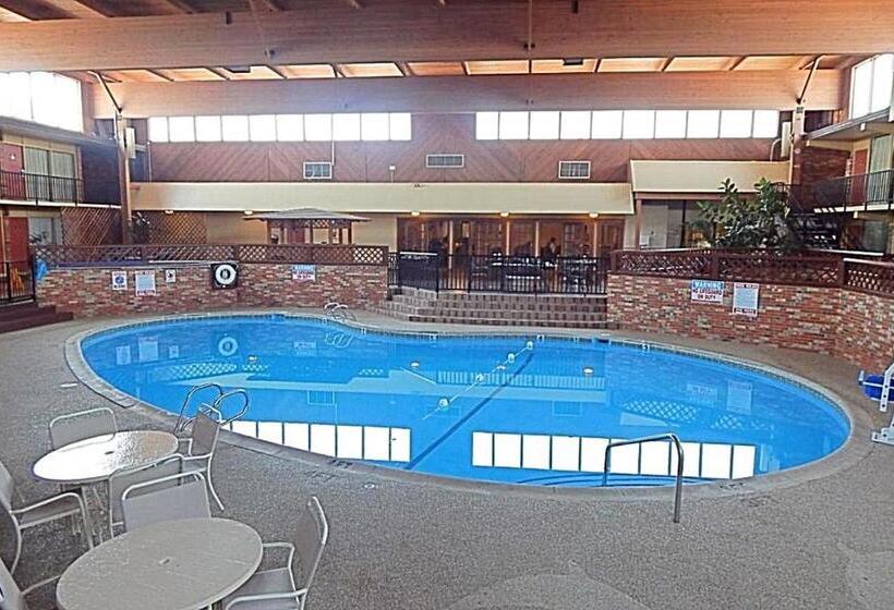 فندق Quality Inn