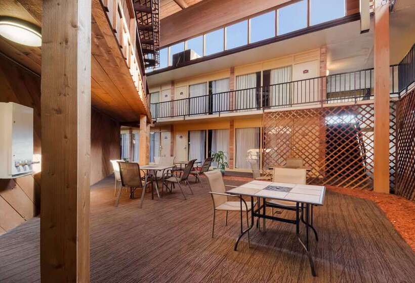 فندق Quality Inn