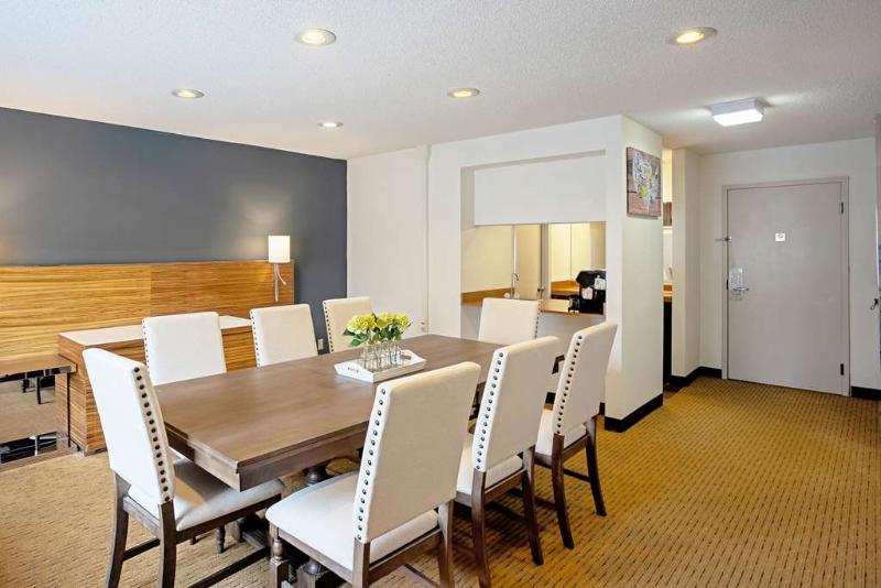 فندق Quality Inn Frontier At Us Hwy 30