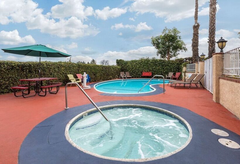 ホテル Quality Inn Lomita Los Angeles South Bay
