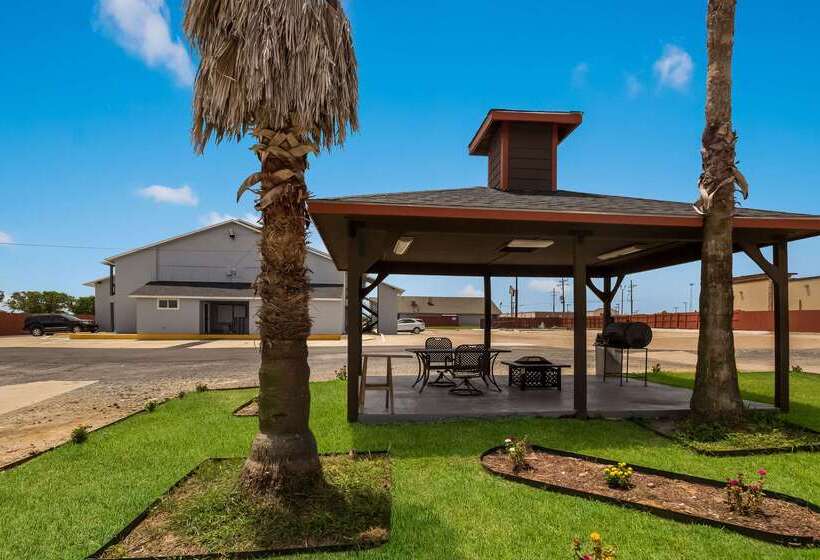 Отель Quality Inn Madisonville