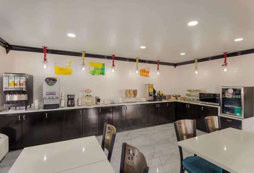 Отель Quality Inn Madisonville