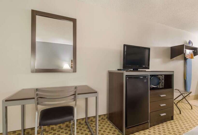 Отель Quality Inn Madisonville