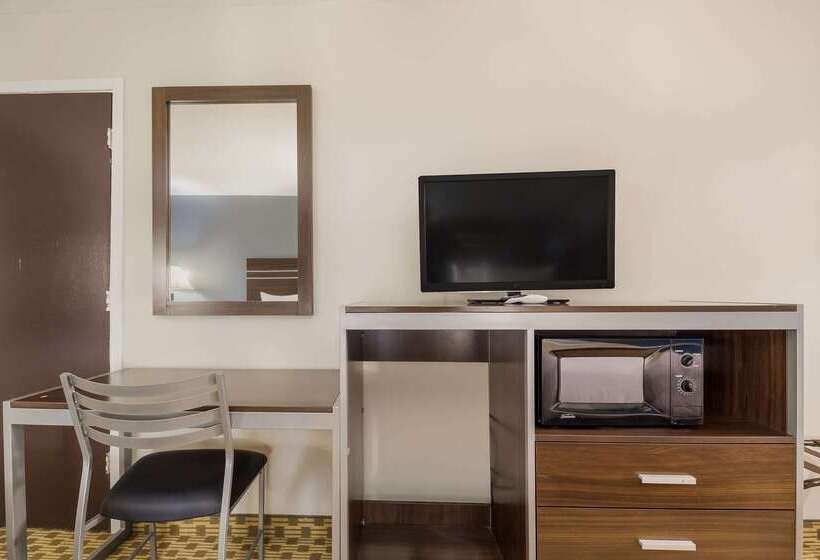 Отель Quality Inn Madisonville