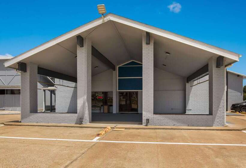 Отель Quality Inn Madisonville