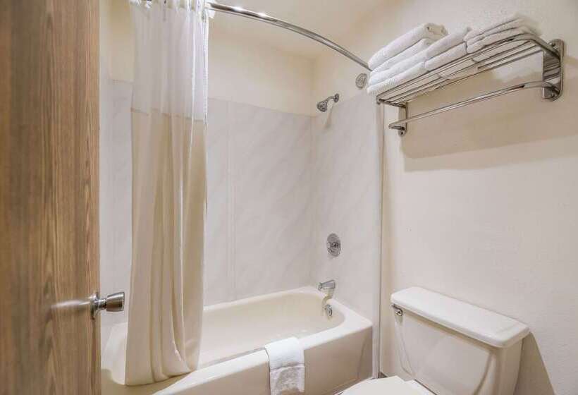 호텔 Quality Inn Near Fort Hunter Liggett