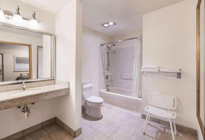 호텔 Quality Inn Near Fort Hunter Liggett