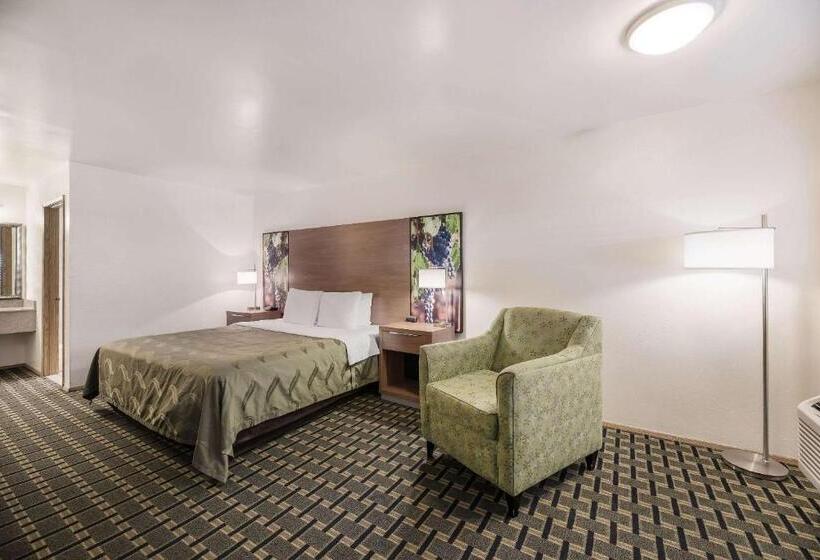 호텔 Quality Inn Near Fort Hunter Liggett