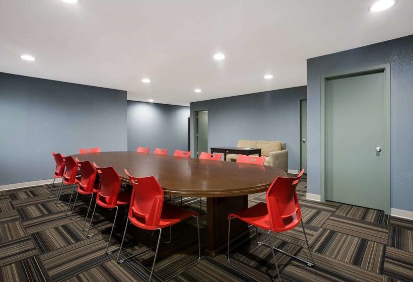 فندق Quality Inn & Suites Big Rapids Near University