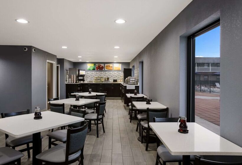 فندق Quality Inn & Suites Big Rapids Near University