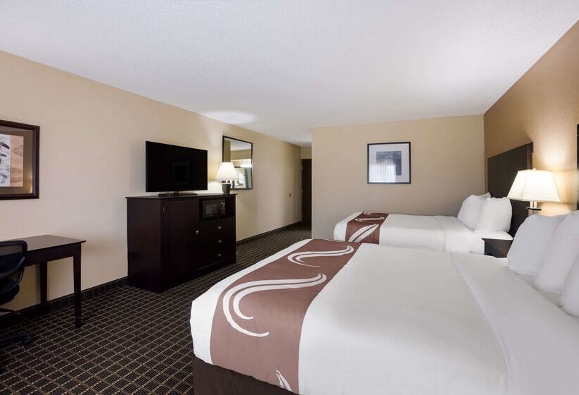 فندق Quality Inn & Suites Big Rapids Near University