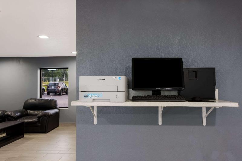 فندق Quality Inn & Suites Big Rapids Near University