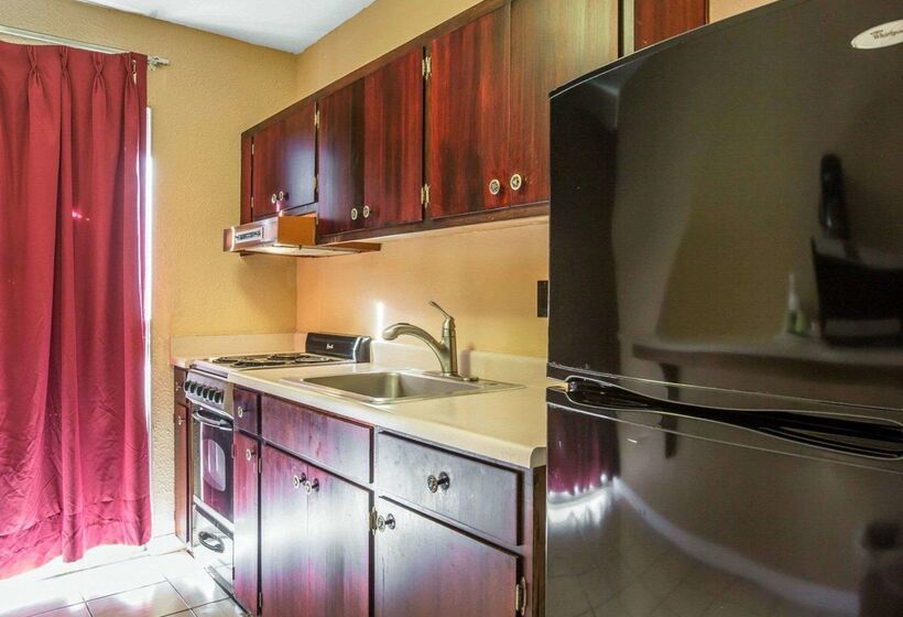 ホテル Quality Inn & Suites Cameron Park Shingle Springs