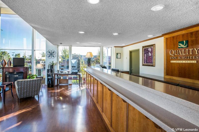 호텔 Quality Inn & Suites Cameron Park Shingle Springs