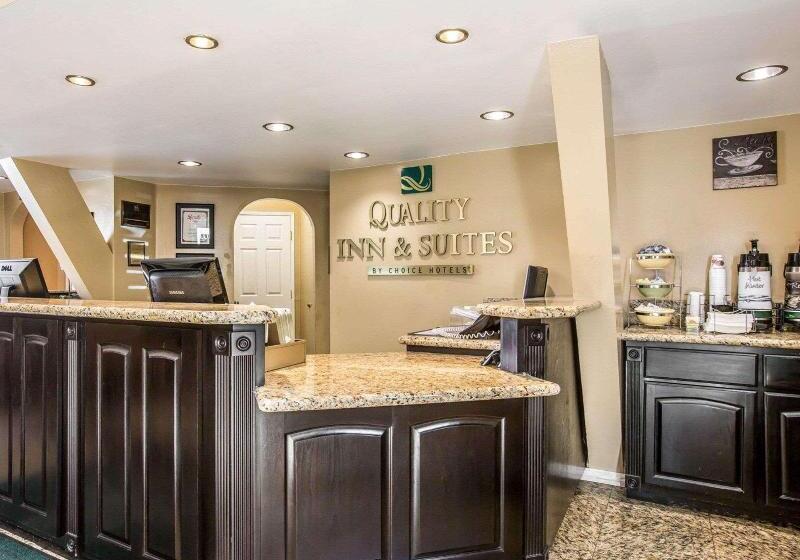 هتل Quality Inn & Suites Thousand Oaks   Us101