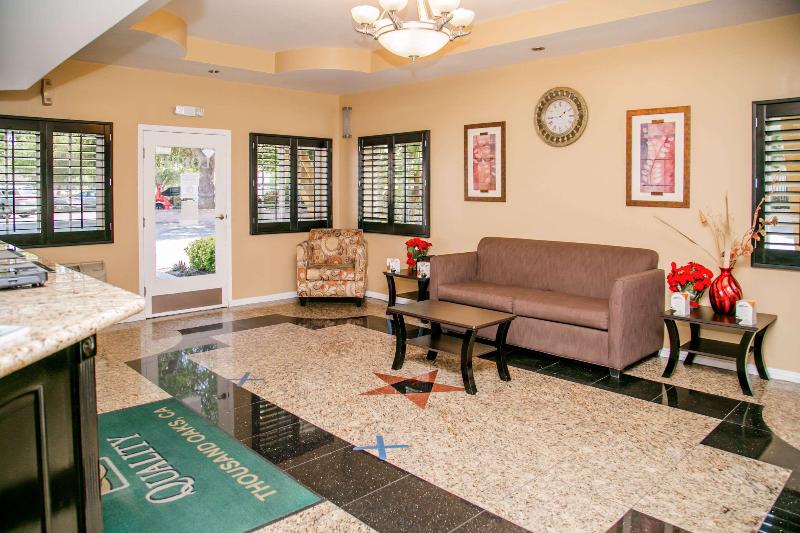 هتل Quality Inn & Suites Thousand Oaks   Us101
