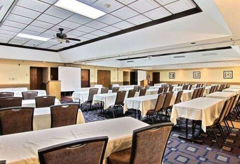 فندق Quality Inn