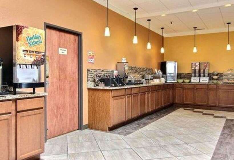 فندق Quality Inn