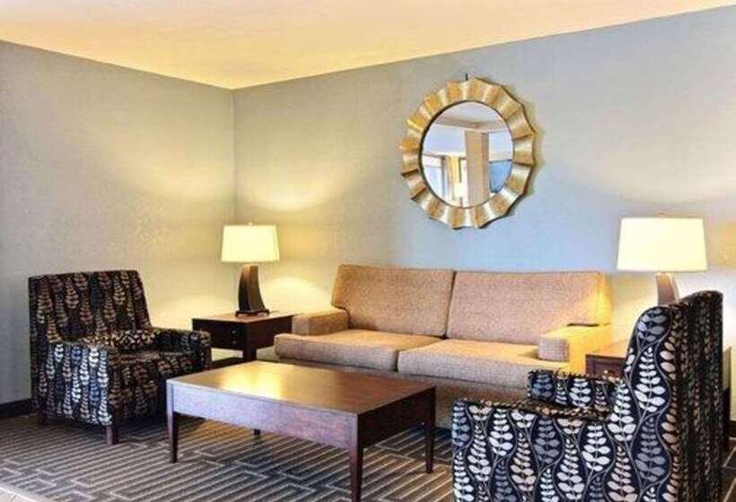 فندق Quality Inn