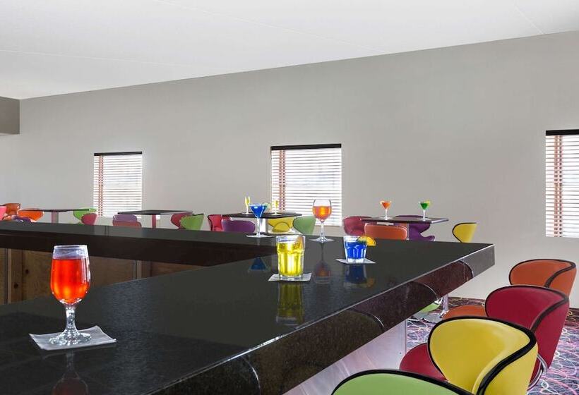 酒店 Clarion Inn Des Moines Airport