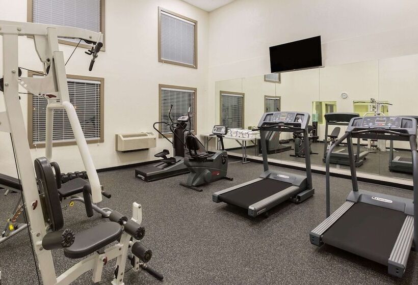 酒店 Clarion Inn Des Moines Airport